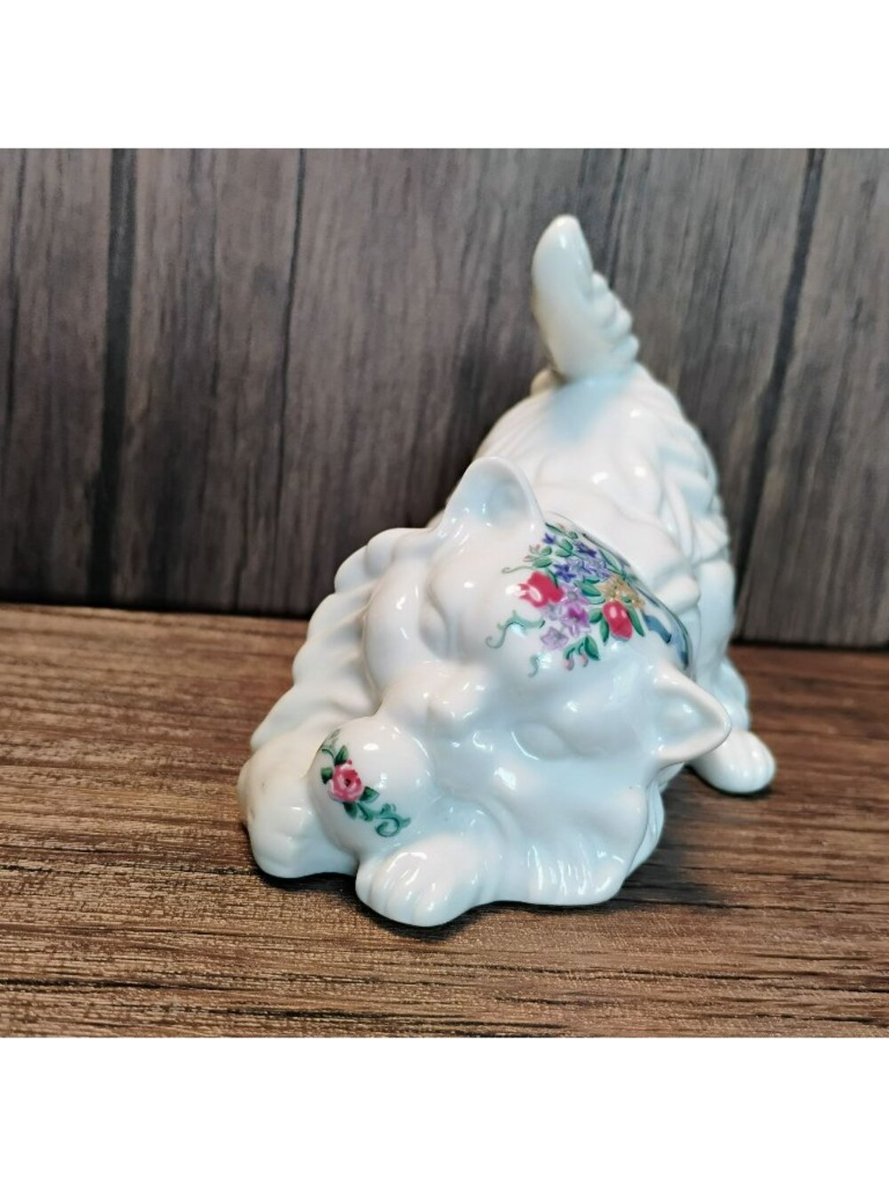 White Porcelain Cat Trinket Box, Floral Southern Heirlooms Elizabeth Arden